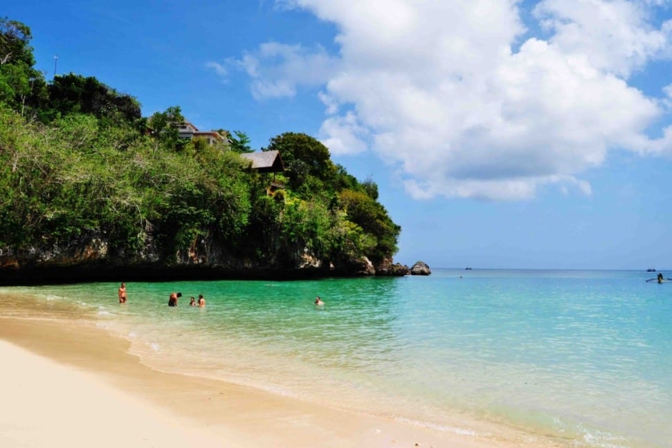 Pantai Pasir Putih Bali