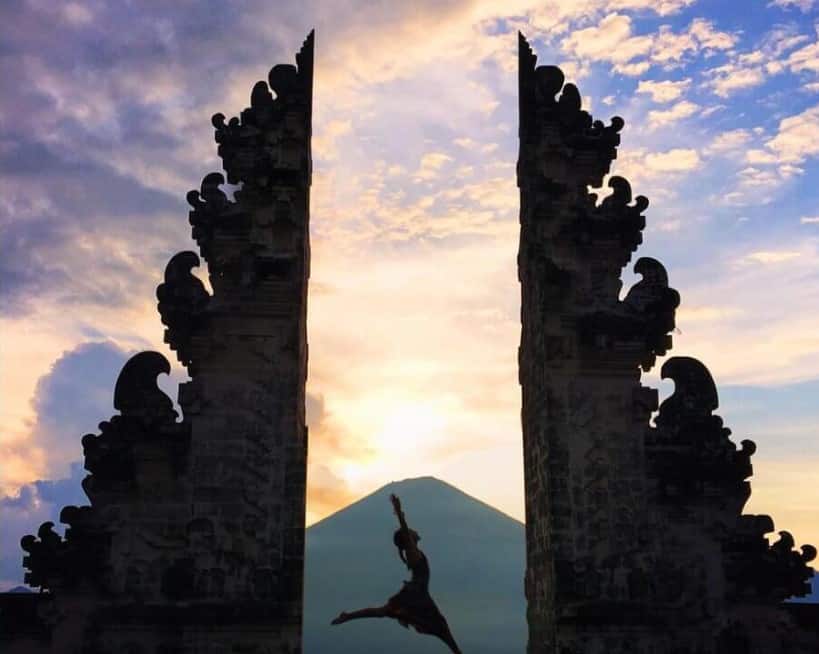 Terdapat Pura di Dalamnya Terdapat Pura di Dalamnya
