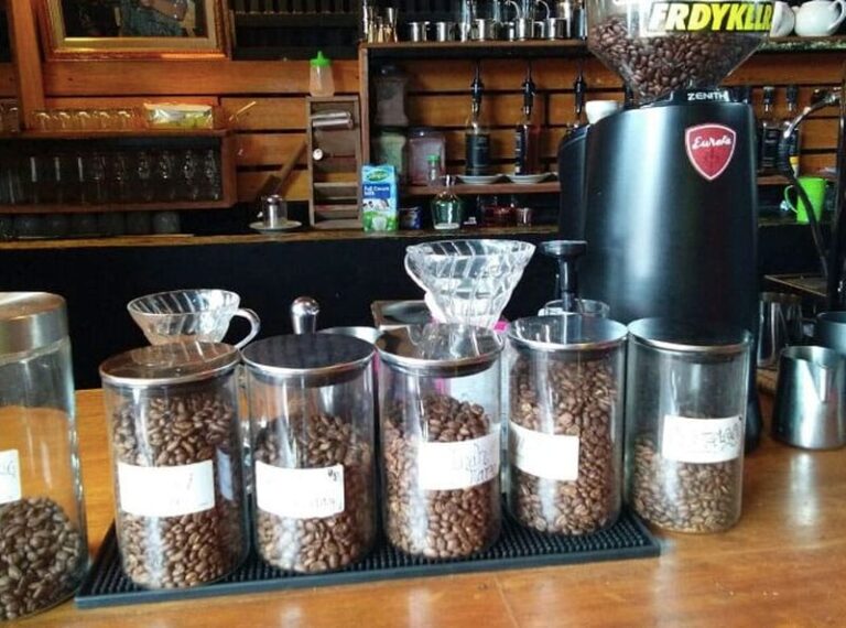 15+ Cafe di Sibolga Terbaru, Murah, dan Pas Buat Nongkrong!