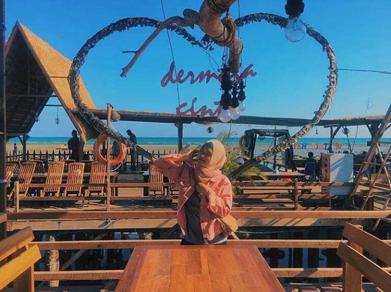 15+ Cafe di Madura yang Unik, Terkenal, Murah, dan Hits
