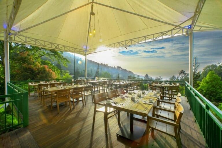 15+ Cafe di Puncak Bogor yang Romantis dan Hits !
