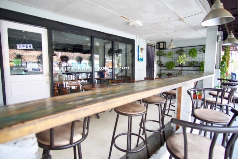 25+ Cafe di Malioboro Jogja, Hits, Instagrammable!