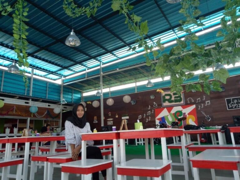 20+ Cafe di Lumajang Ngehits, Terbaik!